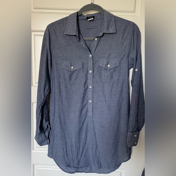 Women’s J. Crew Cotton Chambray Blue 1/2 Button-Down Shirt - Picture 2 of 6